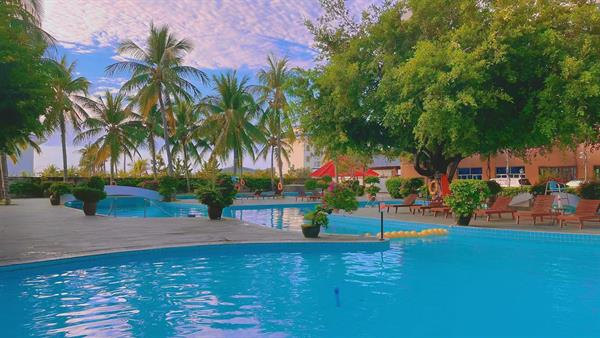 Sanya Searainbow Hotel 3*
