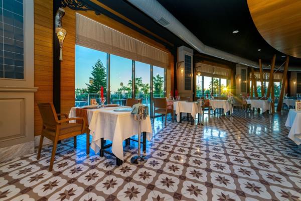 COMMODORE ELITE SUITES&SPA 5*, фото 13
