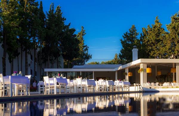 Liv Hotel By Bellazure