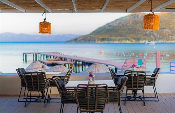 Liv Hotel By Bellazure, фото 9